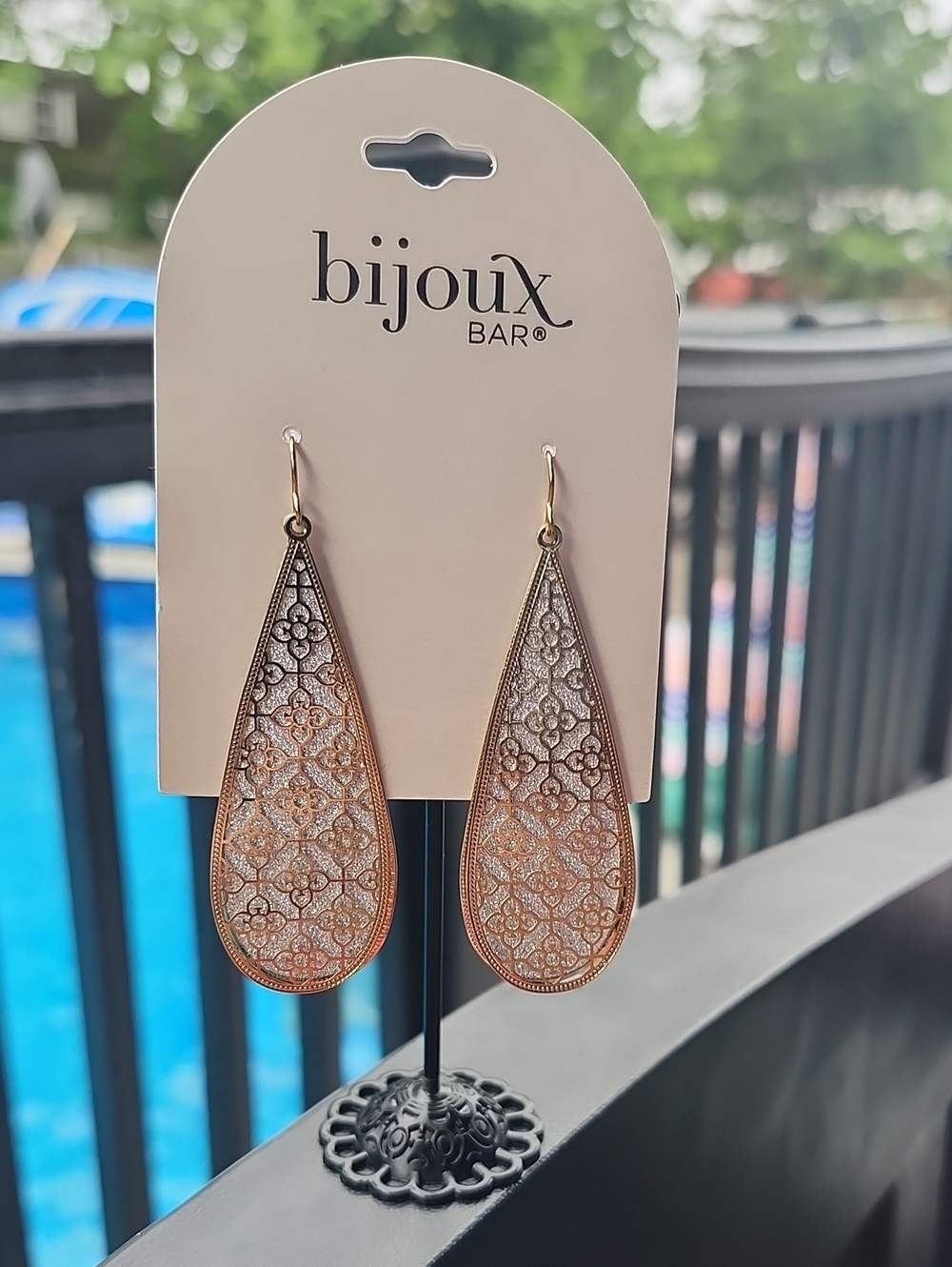 Bijoux Bar  Gold Filigree Teardrop Earrings
